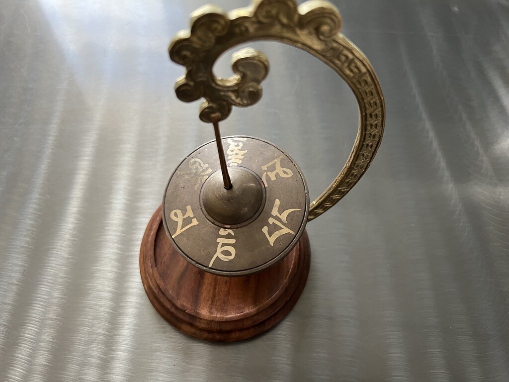 TABLE CHIME: Om Mani Tingsha w/striker