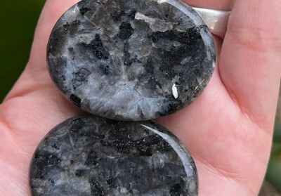 Pocket Token | Stone - Larvikite