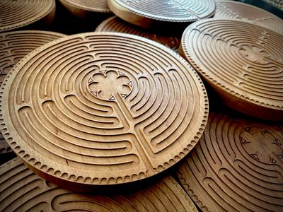 Elegant 10 inch Chartres Finger/Handheld Labyrinth (Cherry Wood)