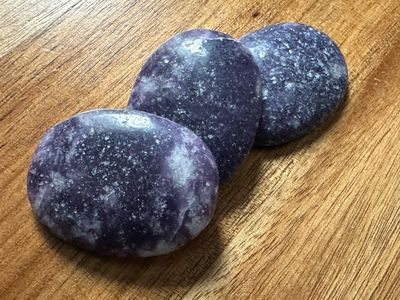 Pocket Token | Stone - Lepidolite