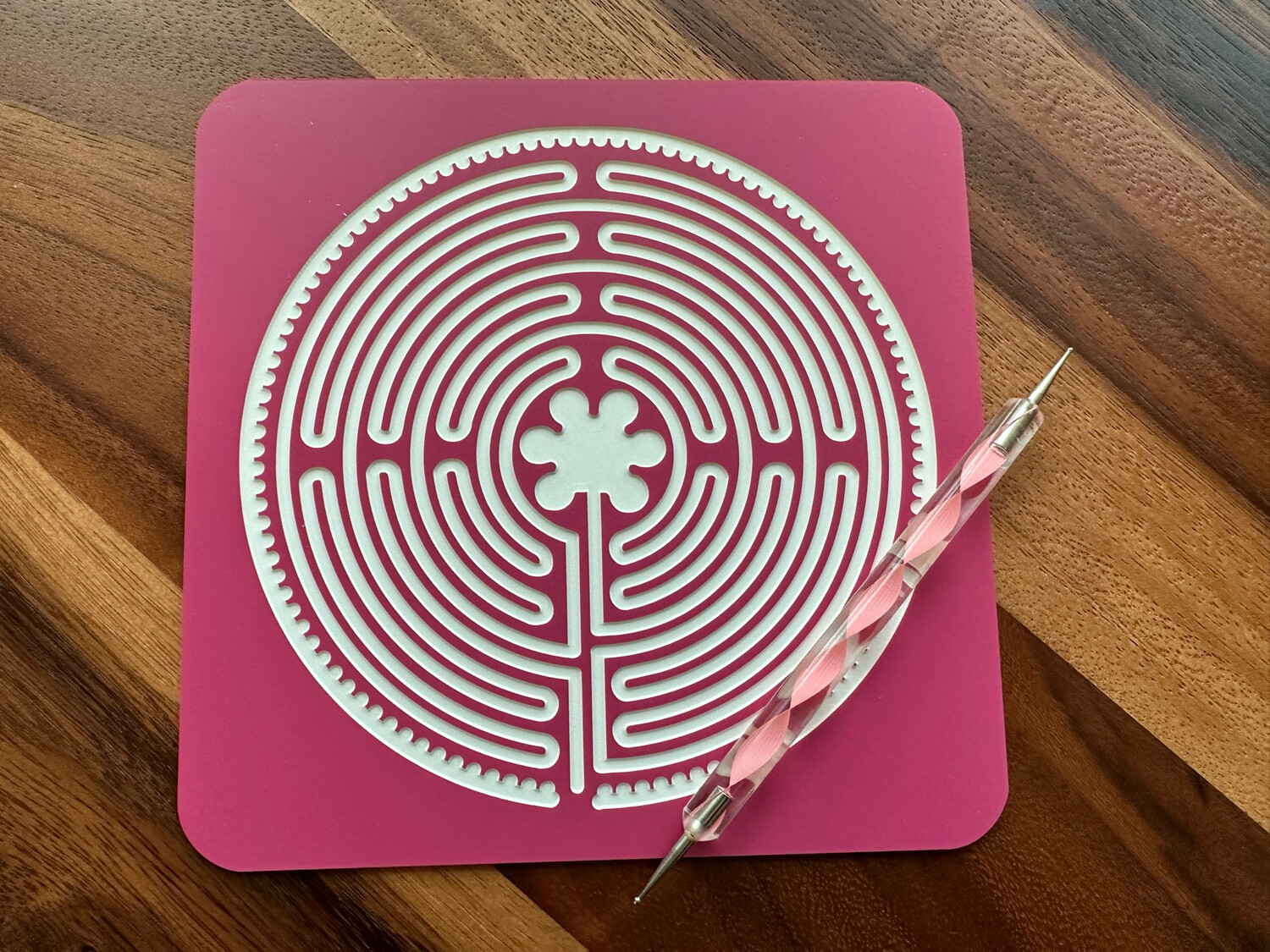 Acrylic Full Chartres Labyrinth &amp; Stylish Stylus | 6-inch