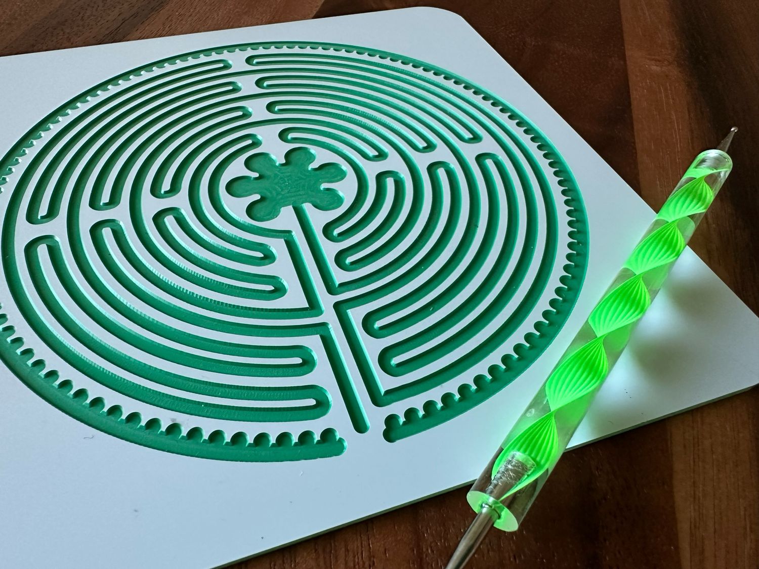 Acrylic Full Chartres Labyrinth &amp; Stylish Stylus | 6-inch