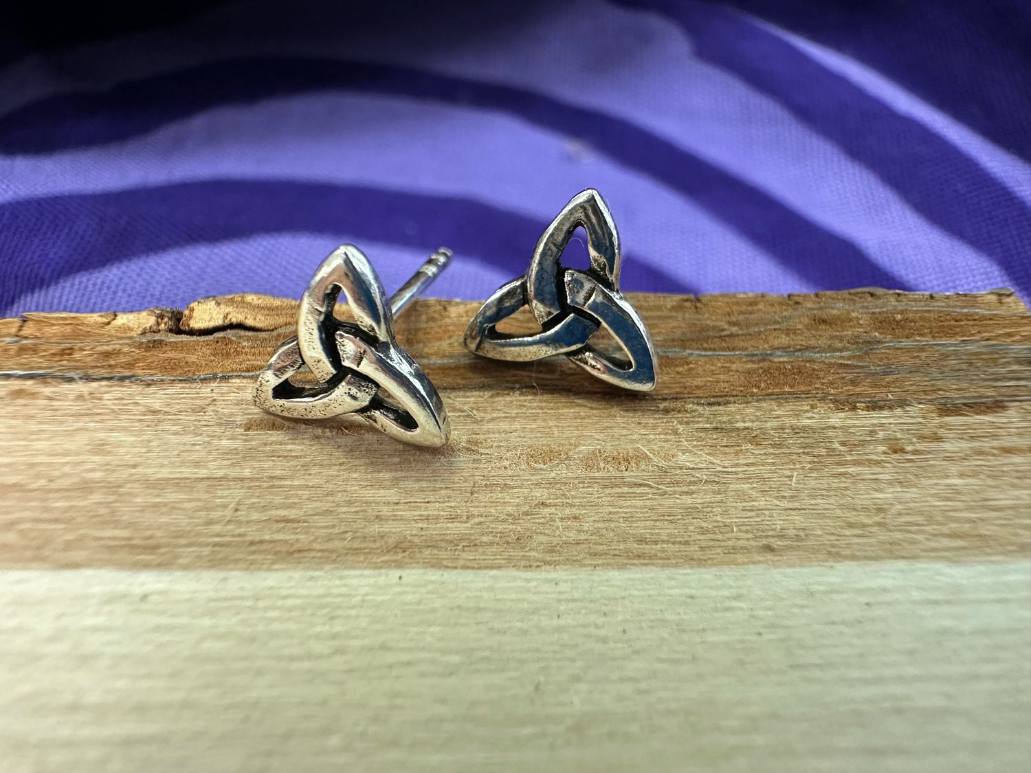 Earrings: Tiny Studs - Celtic Weave
