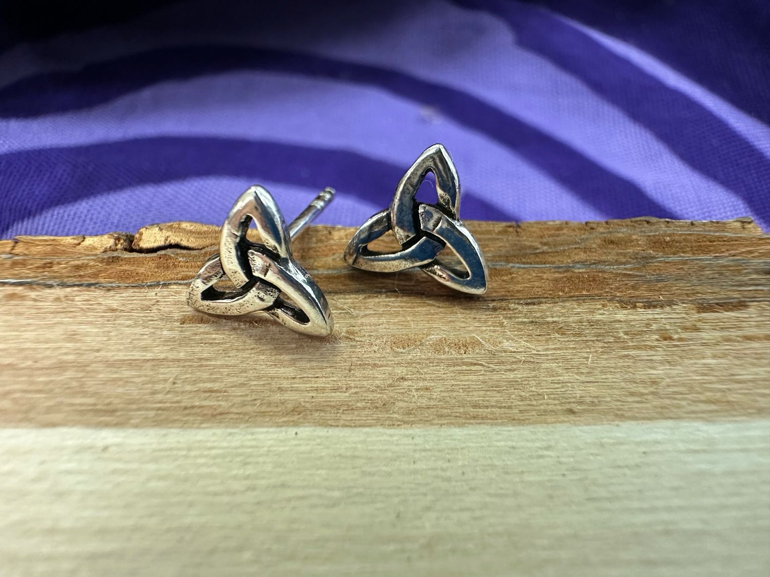 Earrings: Tiny Studs - Celtic Weave