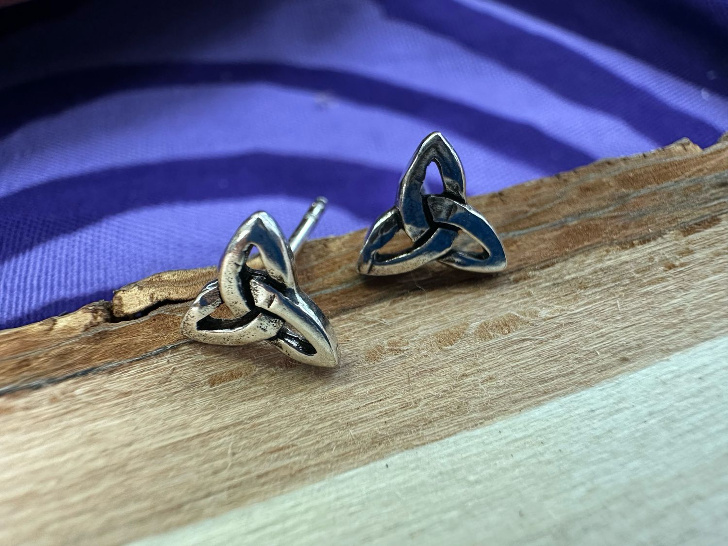 Earrings: Tiny Studs - Celtic Weave