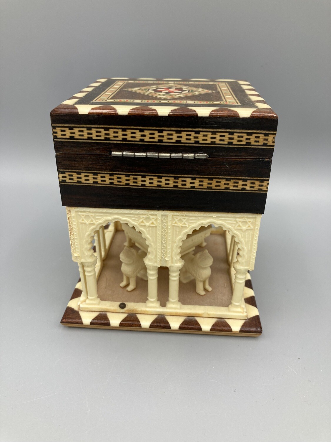 Alhambra Fountain and Palace Jewelry Box