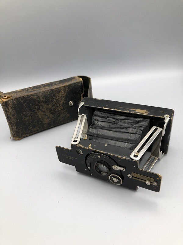 1907 HOUGHTONS LTD. ENSIGNETTE NO. 2 DELUXE VINTAGE CAMERA