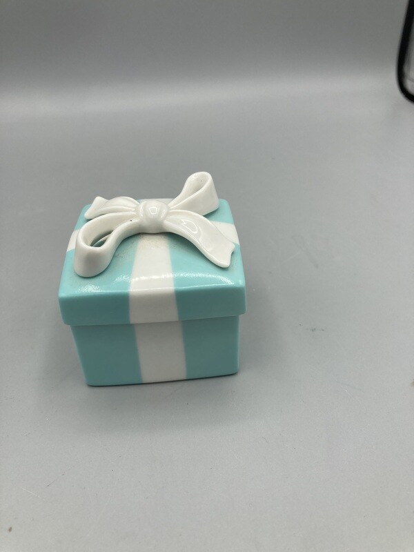 Tiffany 2" Square Engagement Box