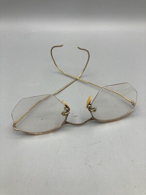 12 kgf antique wire glasses w/case