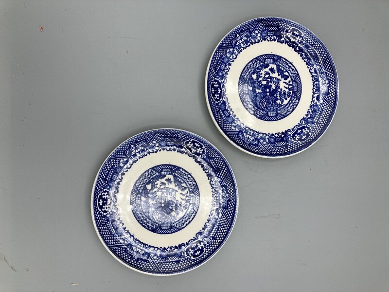 Royal China Blue Willow 10" Plate