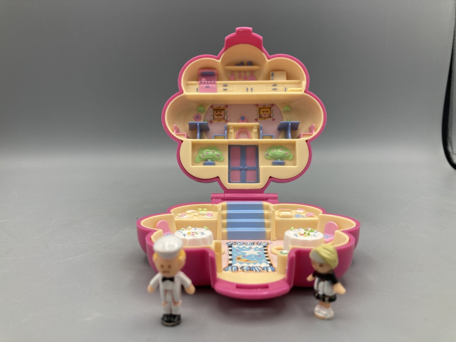 Polly Pocket 1990 Bluebird Mr. Fry's Restaurant Complete