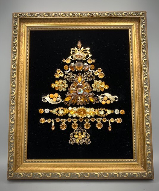 Topaz Shiny Jewelry Tree