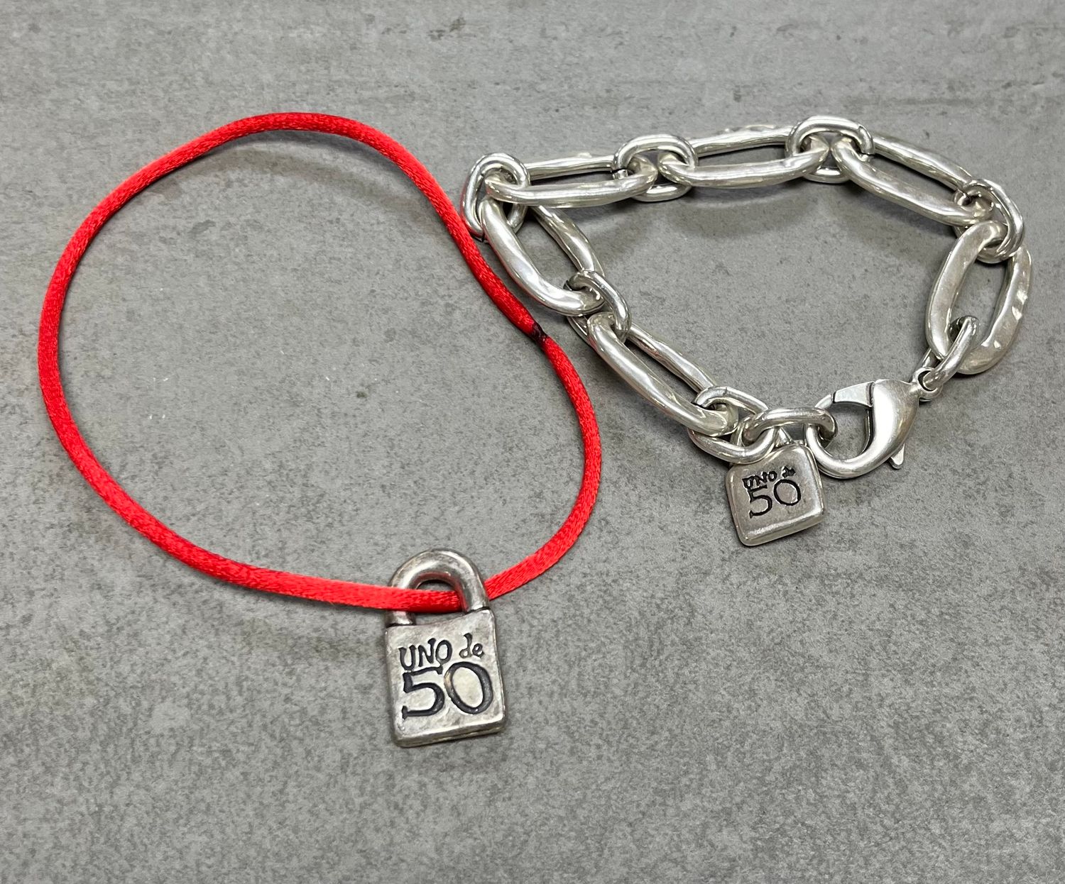 Uno de 50 Bracelet and charm Silverplate