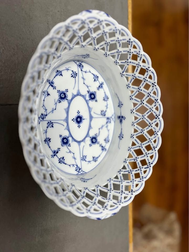 blue fluted lace fruit basket