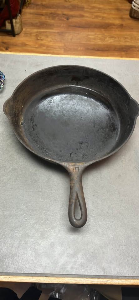 BH Griswold no 10 small block skillet 716B