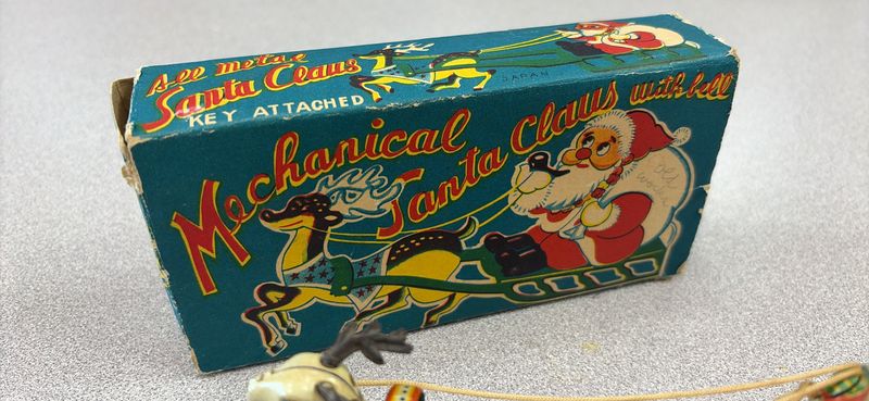 Elvin Mechanical Santa Claus with bell