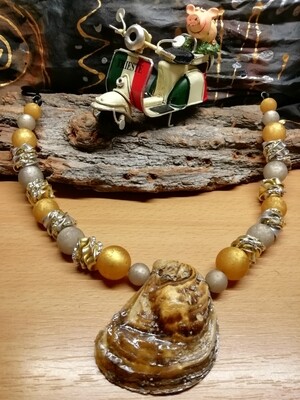 Natural Necklaces with Mussels from the Adriatic Sea Friuli Venezia Giulia - Handmade  by Corinna Kirchhof - Honey Polaris