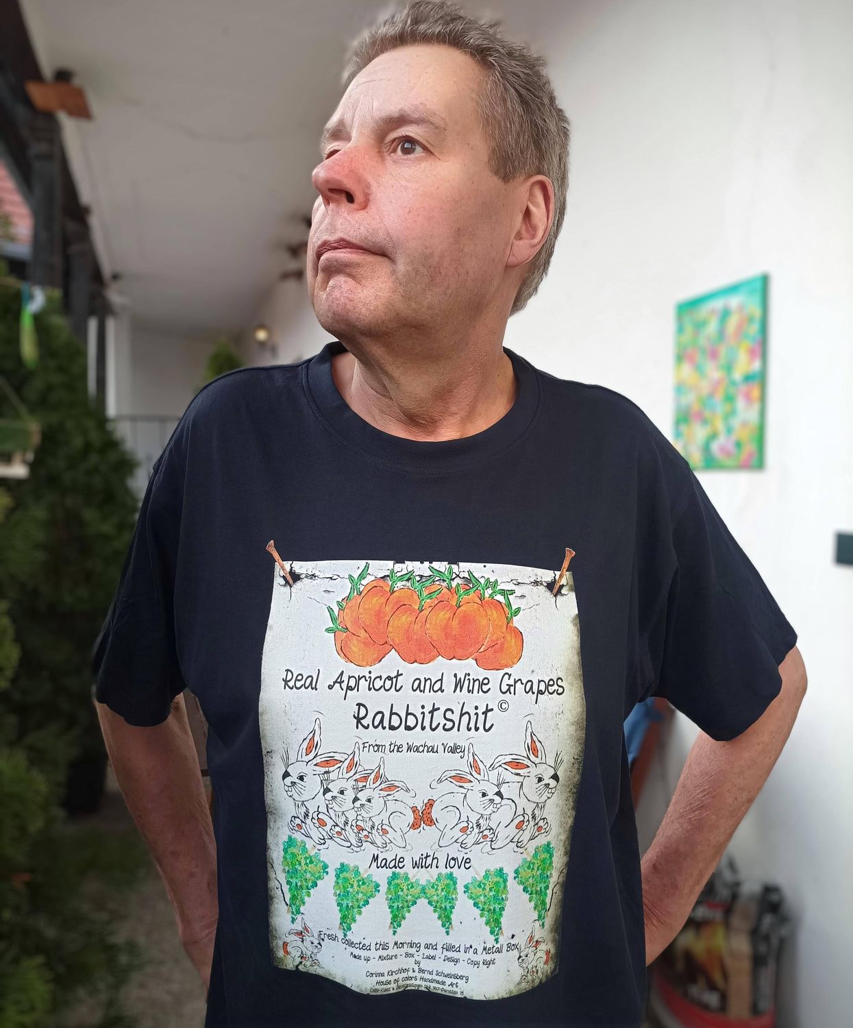T-Shirt Unisex in dark navy with short sleeve S - 3 XL - Design &quot;Real Apricot and Wine Grapes Rabbitshit from the Wachau Valley©&quot;