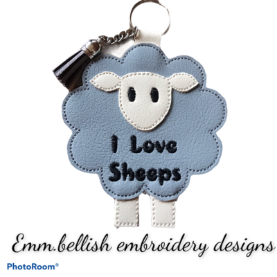 White &amp; Grey Sheeps Keyring