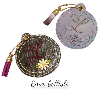 L Daisy Bag Charm/Zipper Pull