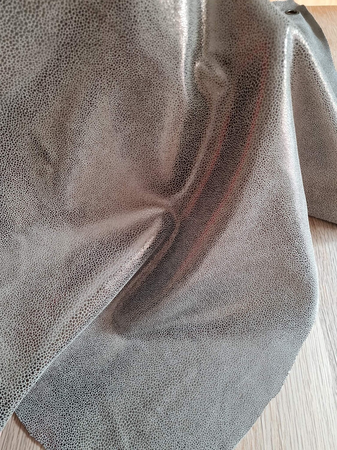 Real leather (Silver/Grey)