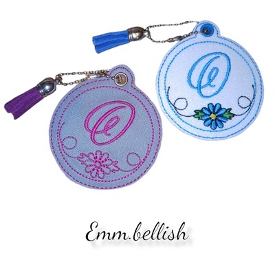 O Daisy Bag Charm/Zipper Pull