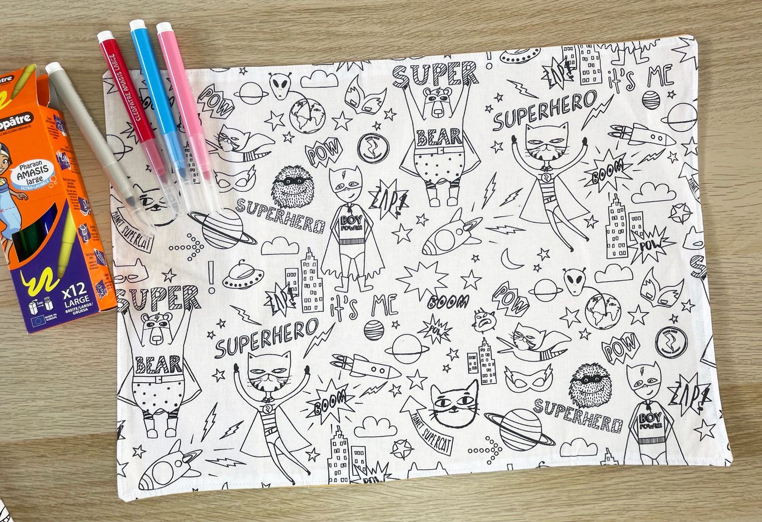 Coloriage lavable - set de table & ses 12 feutres- Super Héros verso hibou