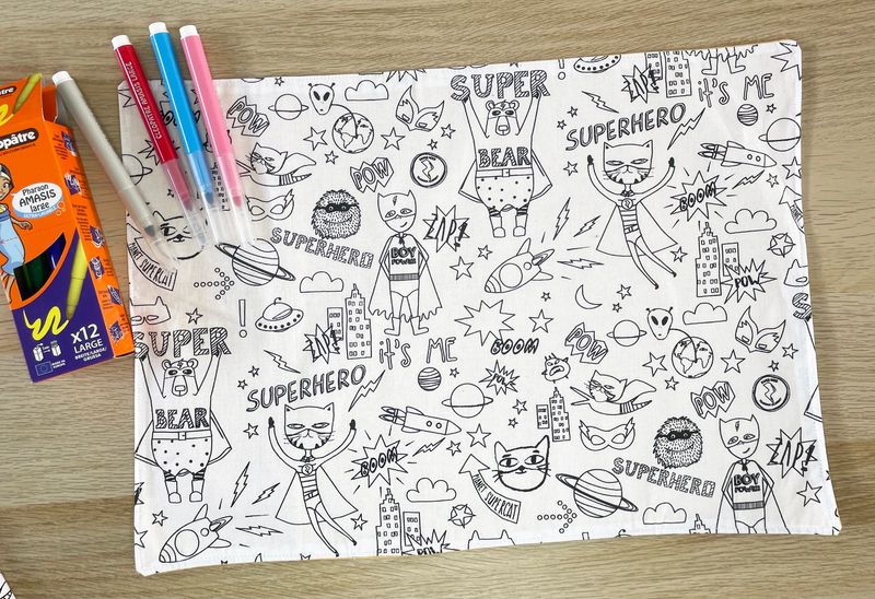 Coloriage lavable - set de table & ses 12 feutres- Super Héros verso hibou