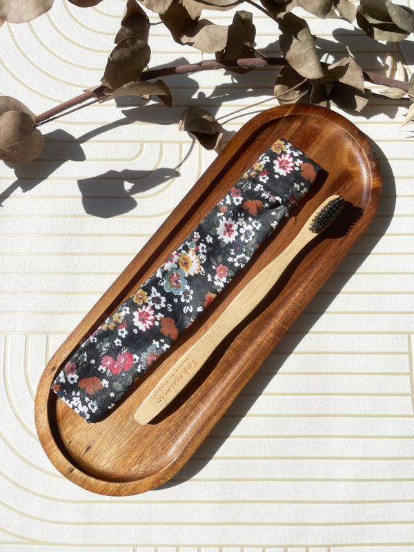 Étui à brosse à dents imperméables -  Black flowers