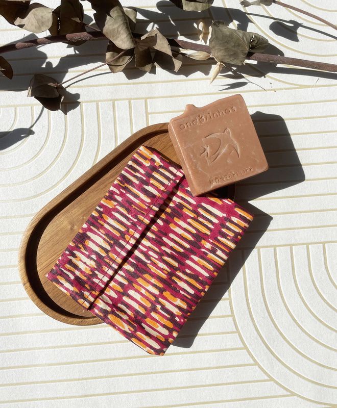 Pochette savon imperméable - Stries rouge