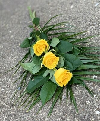 3 Rose Sheaf – Yellow