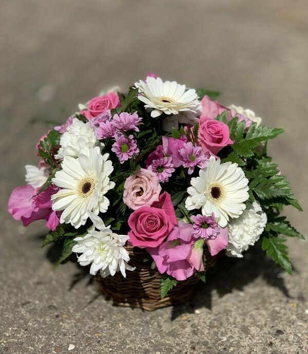 Posy Arrangement Pinks