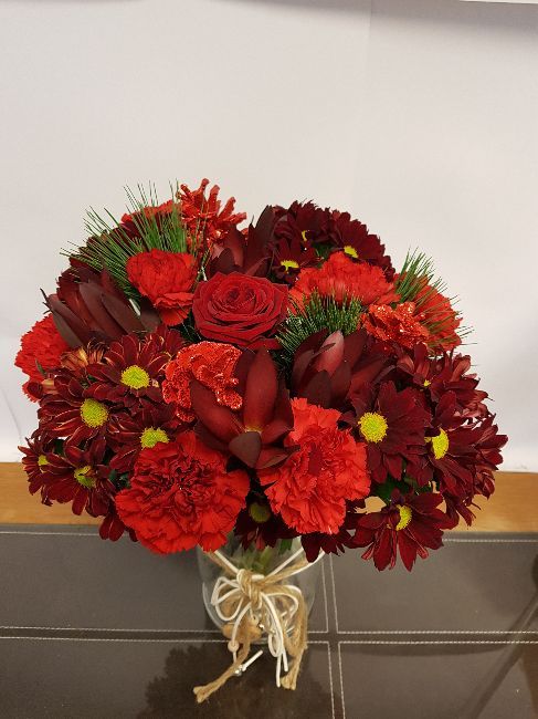 Christmas Winter Reds Gift Wrap