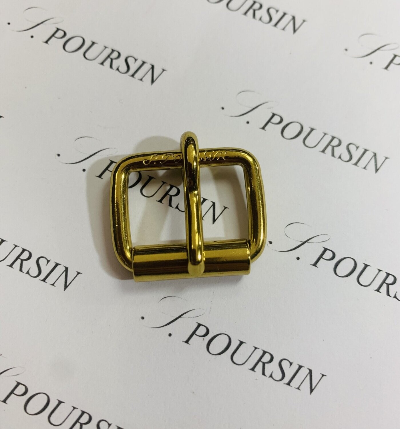 Boucle à Rouleau 20x15x3,4 Non Soudée Laiton Poli Bille Verni Gravée "S.Poursin" - lot de 5 pièces