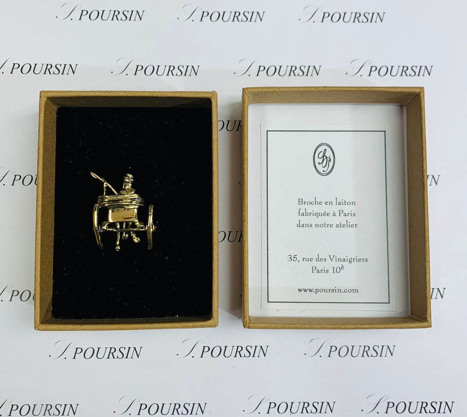 Broche "Meneur de dos" - Laiton Poli Main Verni