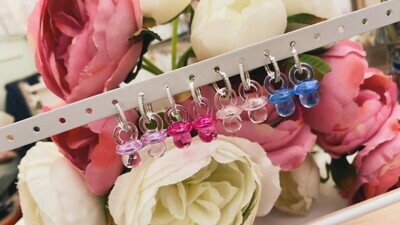 Orecchini Coppia cerchietti argentati con ciuccio