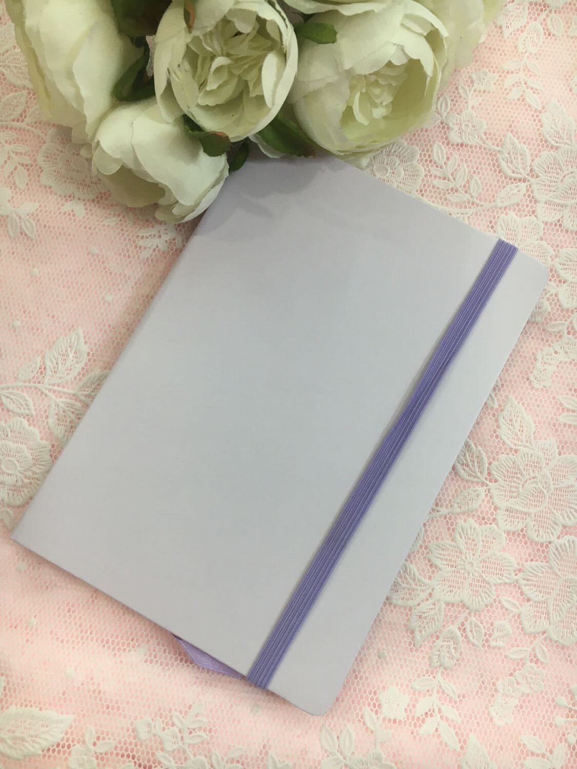 Quaderno personalizzato righe, elastico e segnalibro col. lilla