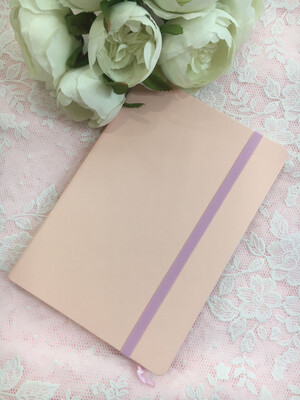 Quaderno personalizzato a righe con elastico e segnalibro - colore rosa