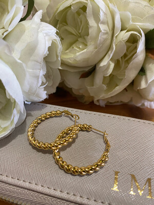 Coppia orecchini cerchi acciaio torchon stretto 35 mm finitura oro 