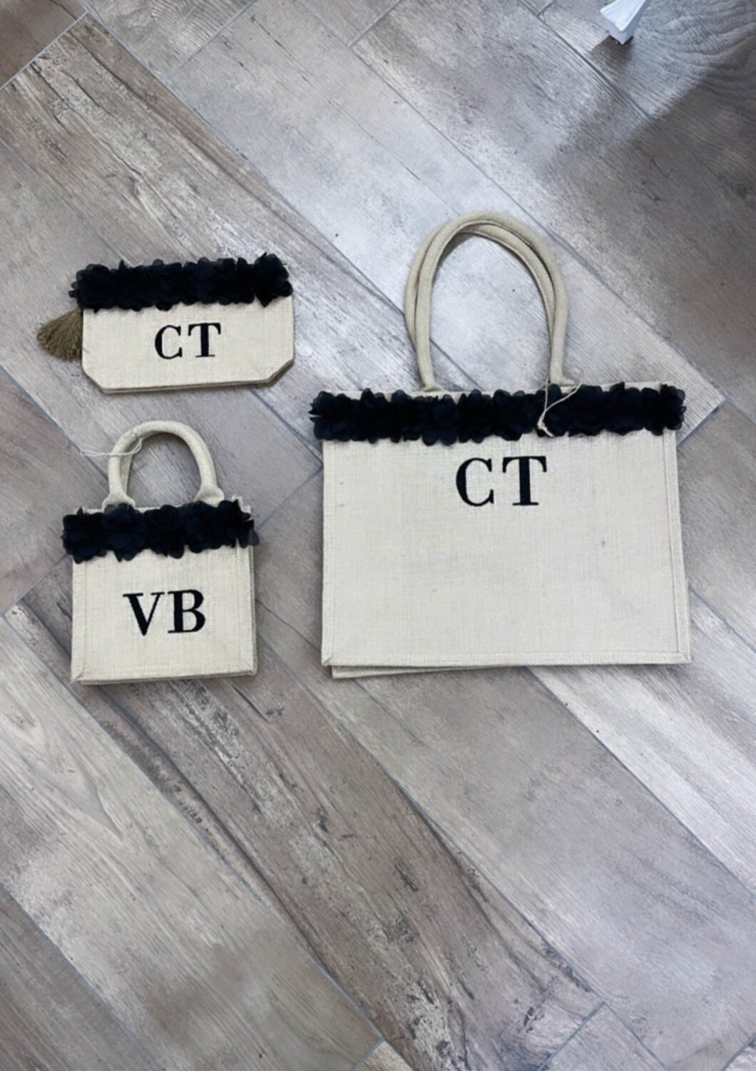 Borsa juta personalizzata con fiori organza nero con pochette