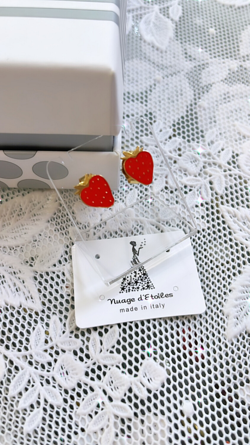 Coppia orecchini fragole rosse finitura oro