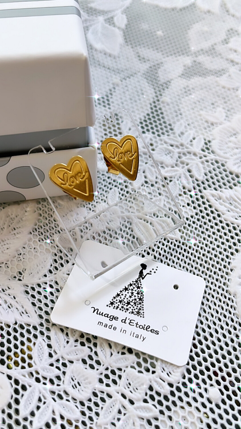 Coppia orecchini cuore allungato Love finitura oro