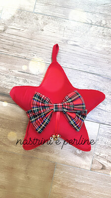 Stella tessuto rosso e fiocco tartan