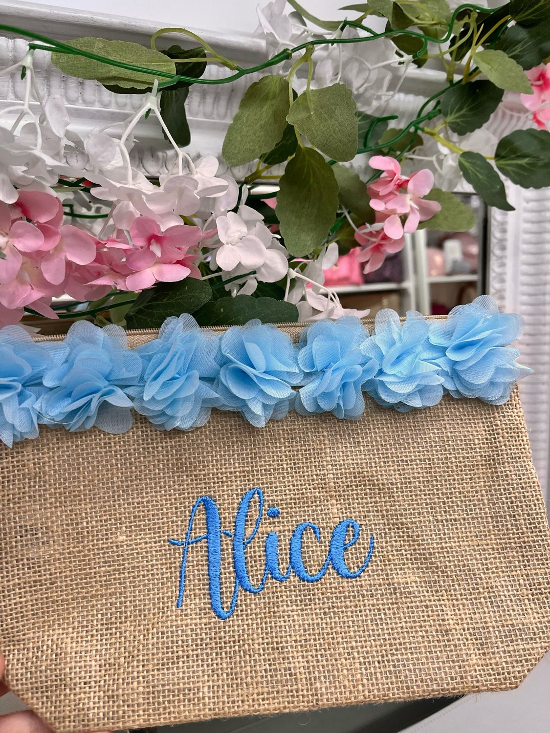 Pochette juta e fiori organza personalizzata azzurra