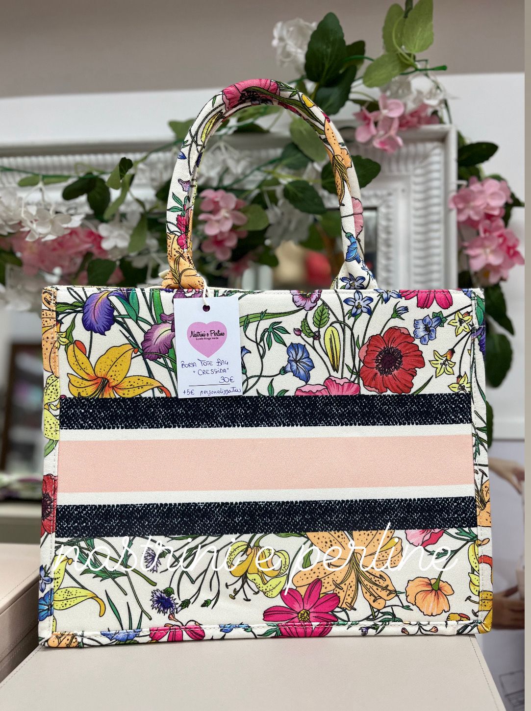 Borsa tote bag Cressida fondo bianco banda rosa