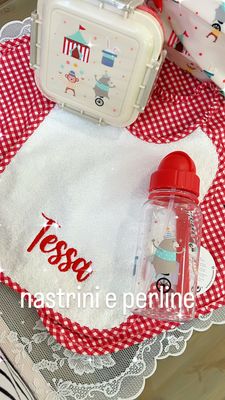 Bavaglino rosso spugna quadretti personalizzato