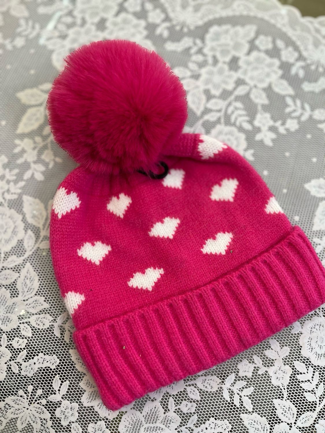 Cappello caldo fuxia cuori bianchi
