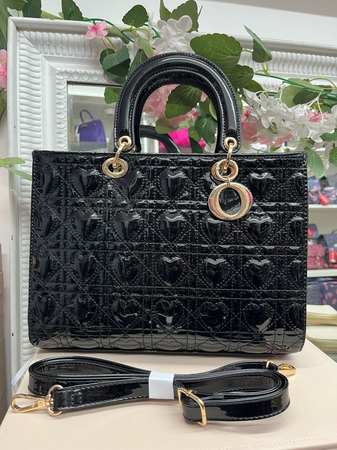 Borsa Diana in vernice lucida nera