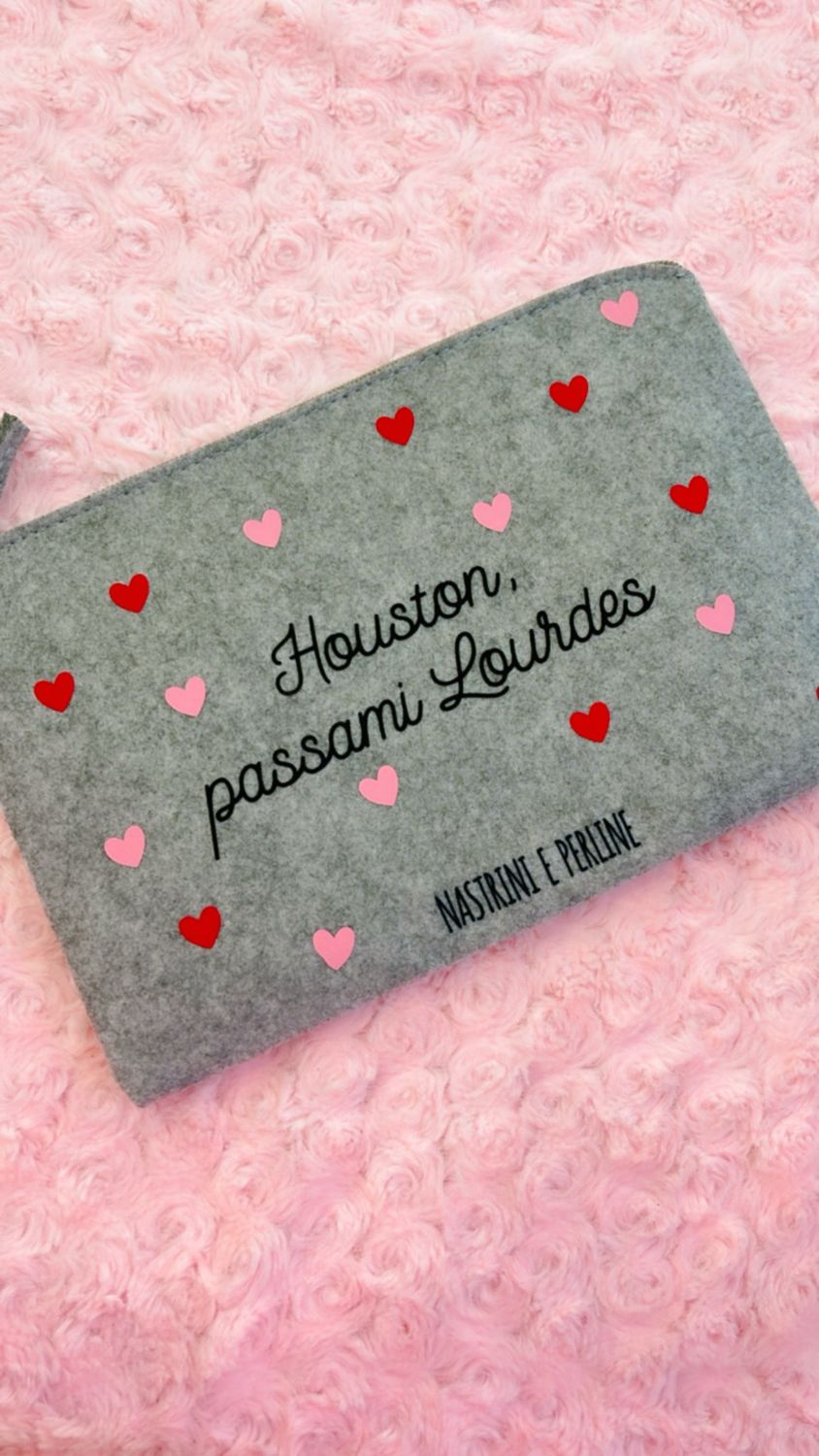 Pochette in feltro grigia Capsule Collection San ValentiNO, Scritte disponibili: Houston, passami Lourdes