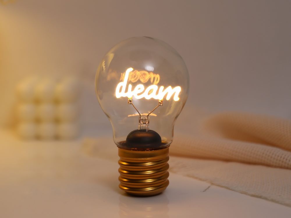 Lampada Led a forma di lampadina con scritta Dream